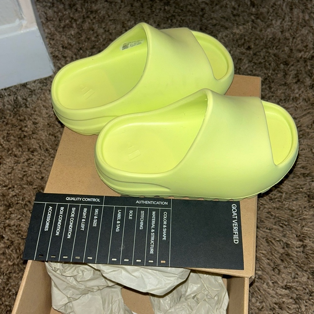 Toddler Yeezy Slides
